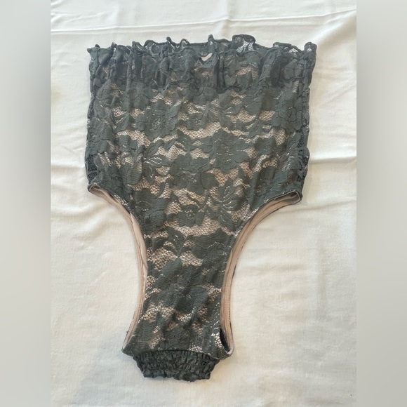 EXPRESS LACE HALTER TOP S - Picture 5 of 6